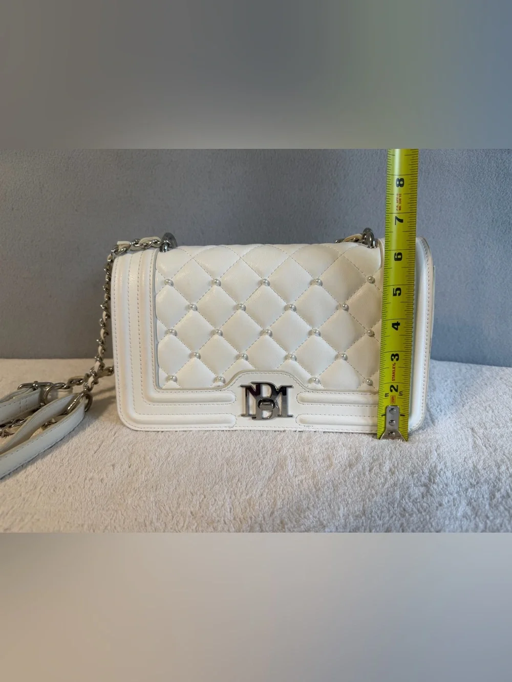 Badgley Mischka Bridal White Letter Lock Quilted & Pearl's Crossbody - Picture 13 of 13